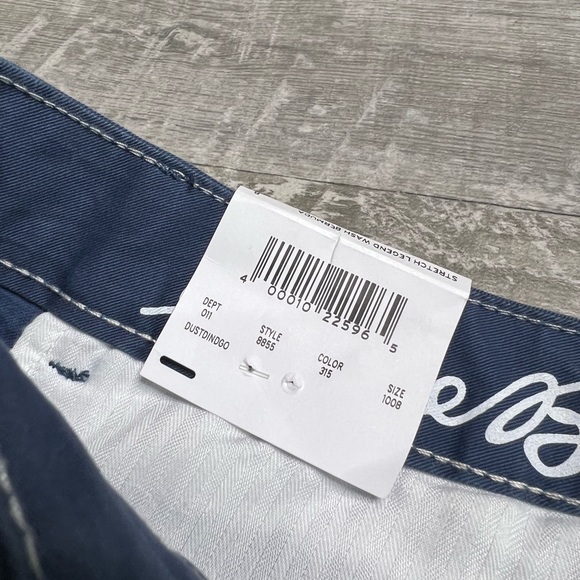 Eddie Bauer Curvy Petite Blue Stretchy Bermuda - Picture 14 of 14